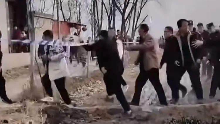 67"未成年"是免死金牌?法学专家解答_腾讯新闻