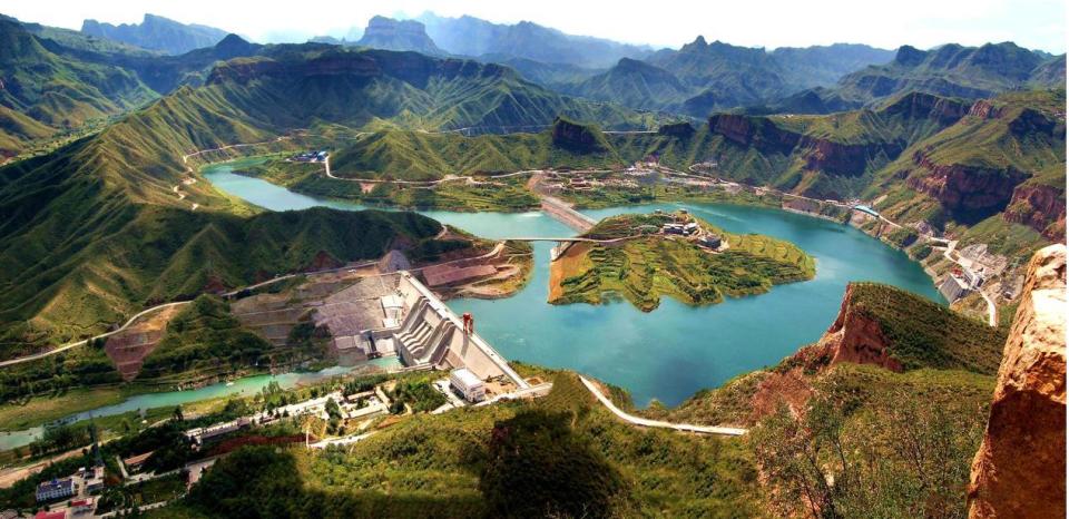 作为太行山区最大的原生态自然风景区——井陉张河湾,以碧湖,茂林