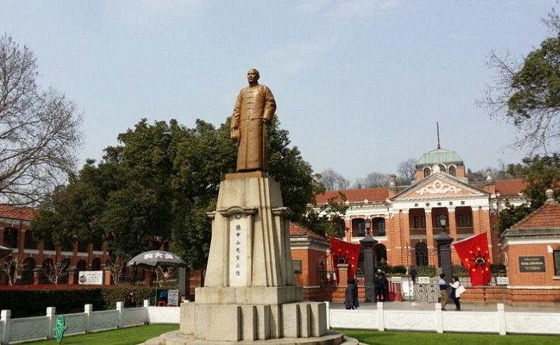 起义门,原来是武昌古城的中和门,据记载始建于明洪武年间,距今已有700