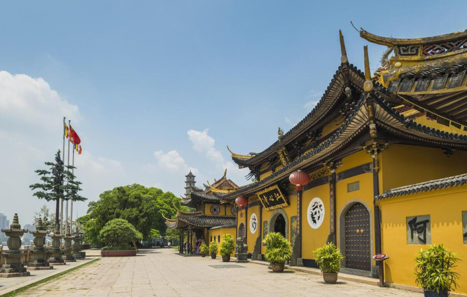 我国寺庙最多的省,不是福建,而是拥有4057座寺庙的"东南佛国"