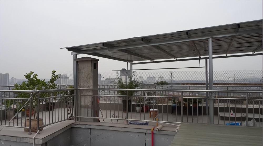 楼顶开洞搭棚到底该谁管