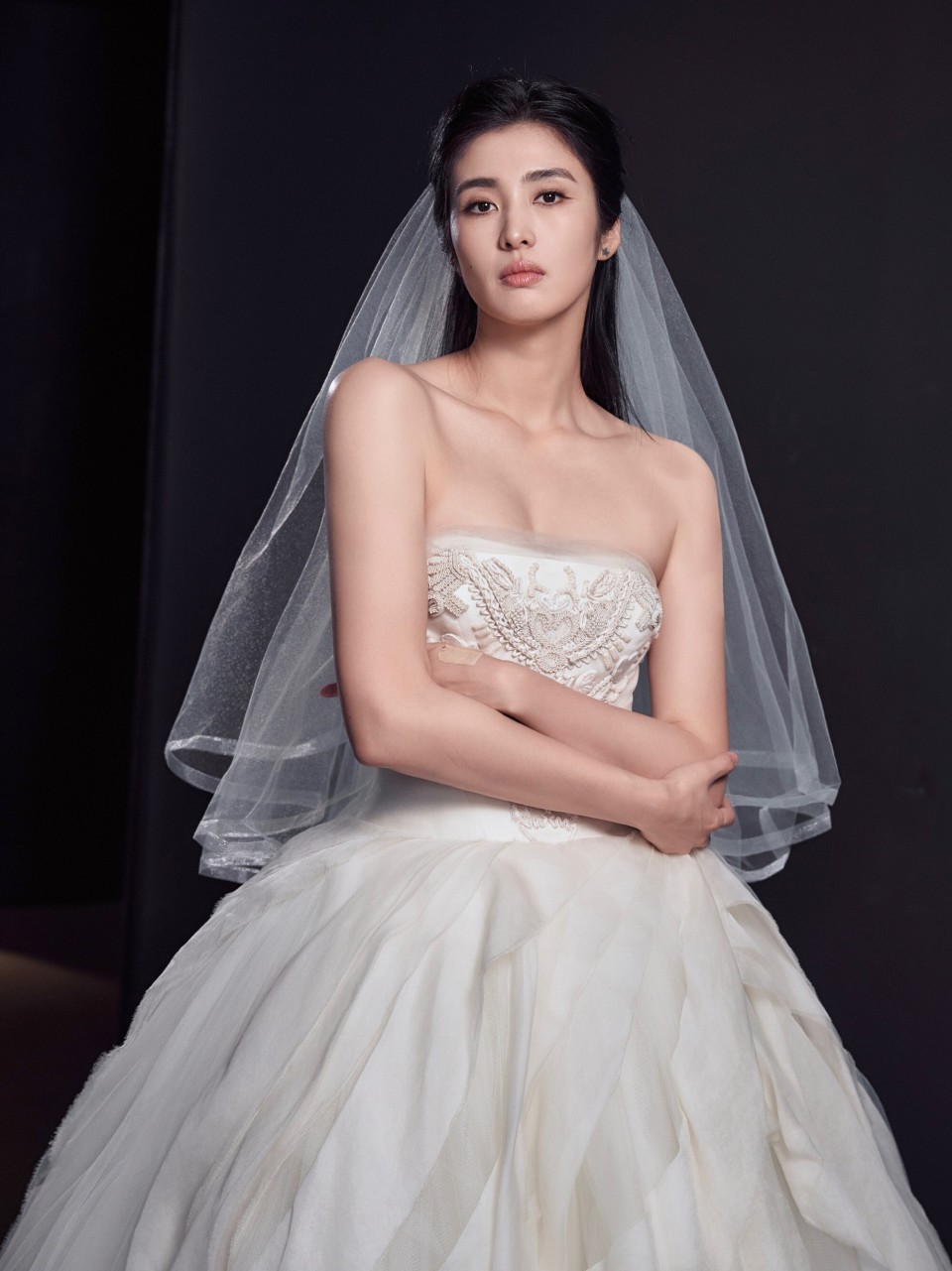 赵丽娜分享第二波婚纱照坚定地做自己爱自己