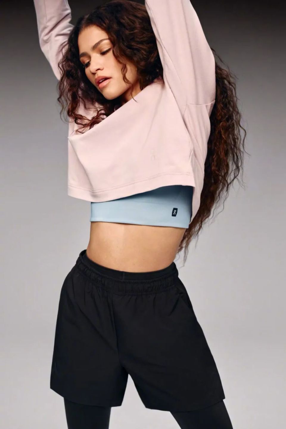 好莱坞顶流女星赞达亚,最新代言照!