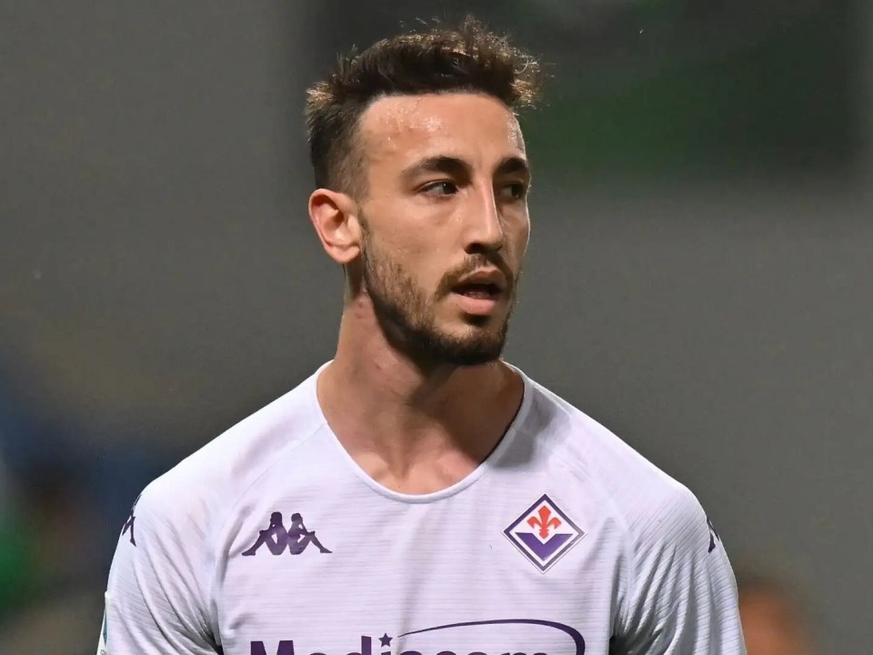 全市场:紫百合考虑续约卡斯特罗维利,罗马有意今夏免签