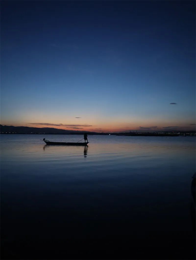 清流悠哉,宁静祥和异龙湖烟波浩渺,沙鸥云集大屯海,长桥海波澜壮阔穿