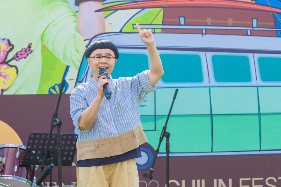 “金龟子”刘纯燕：我生命中没有退休两个字，永远跟孩子们在一起_腾讯新闻