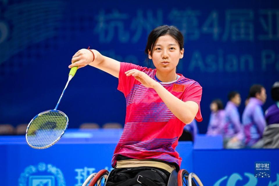 杭州亚残运会|羽毛球——女子单打wh2级决赛:刘禹彤夺冠_腾讯新闻