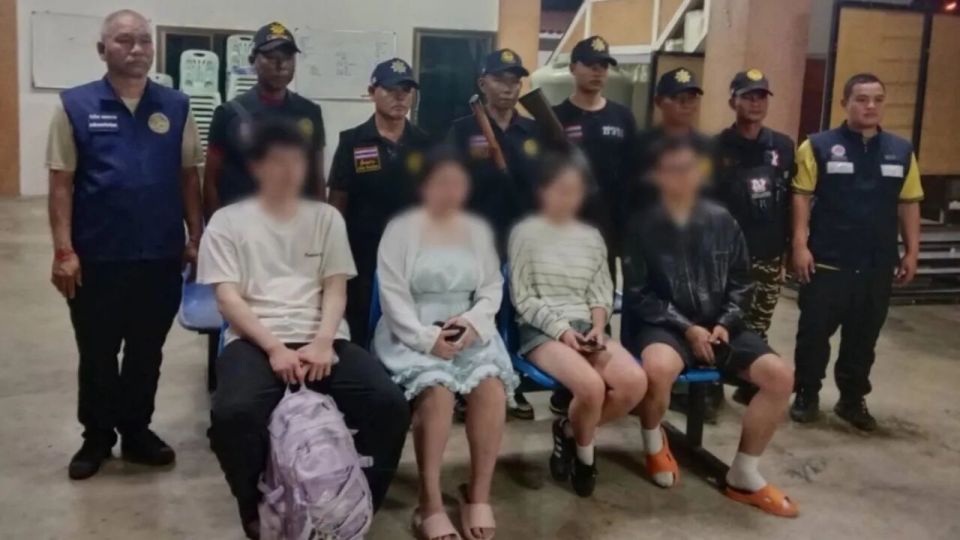 泰国湄索居民救助4名中国公民 声称被人口贩运团伙绑架_腾讯新闻