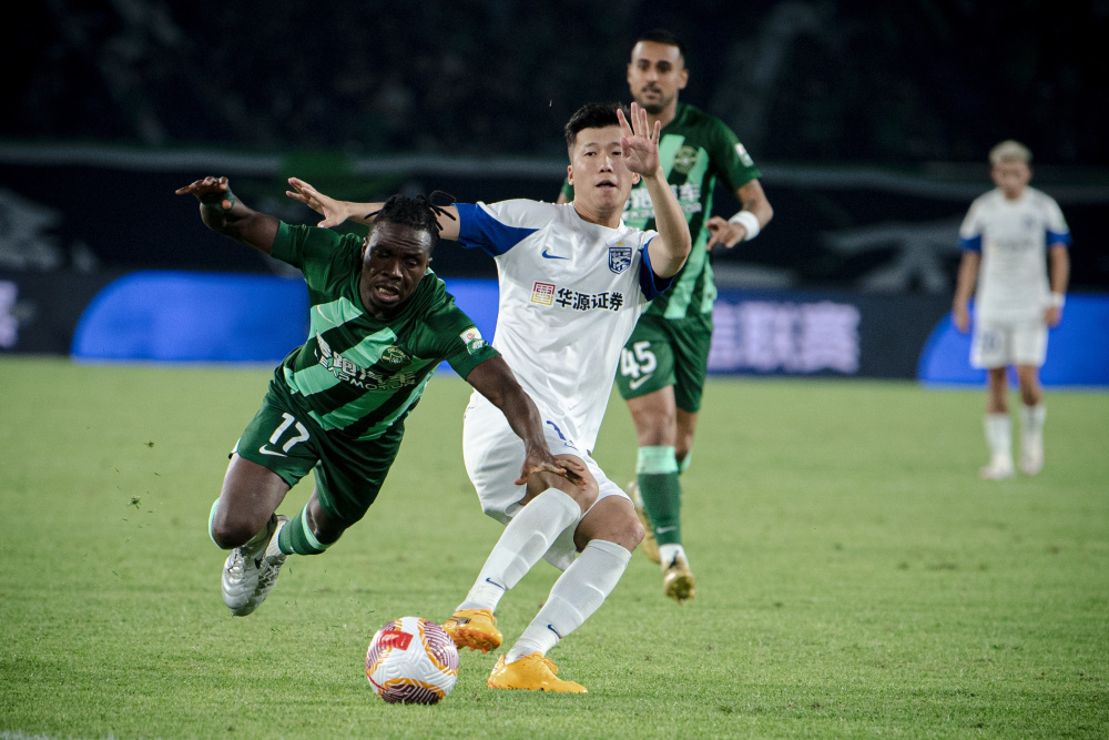 足球——中超:浙江队胜武汉三镇