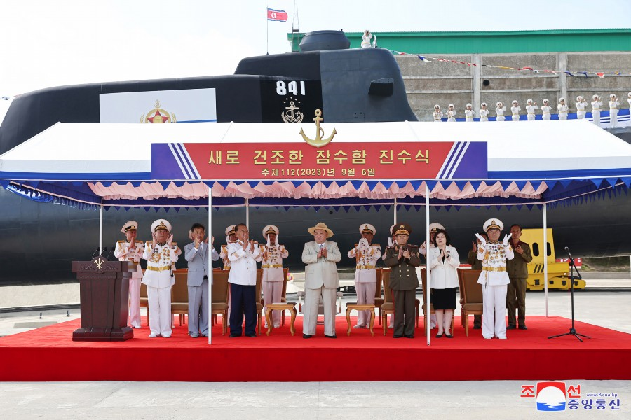 再値下げ❗️朝鮮後期 王位継承 研究　　李迎春　著 那位挽着金正恩胳膊的“粉红女郎”继高级住房之后又获最高称号