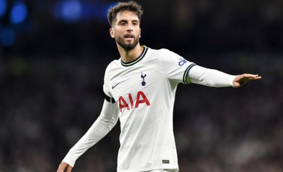 本坦库尔我已经脚趾骨折两三周了但我一直带伤照常踢球