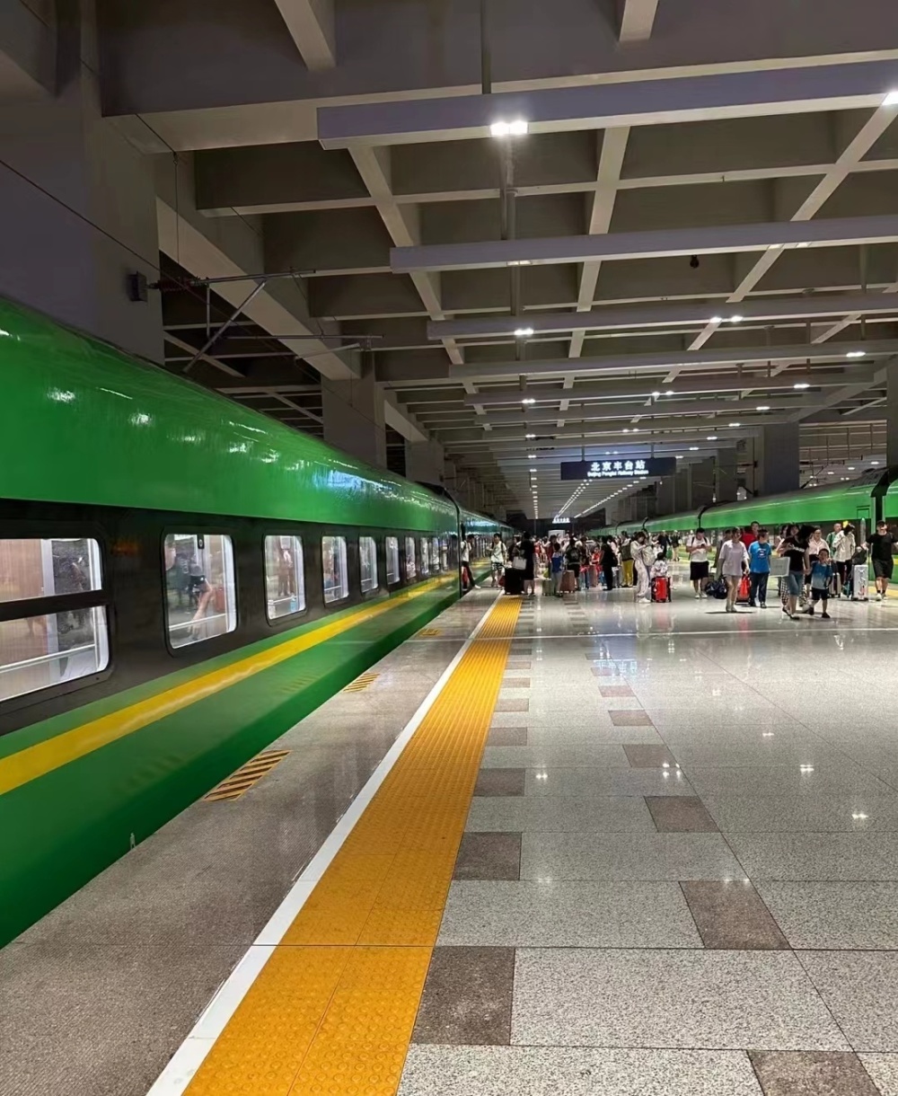 乘客因降雨滞留列车26小时：多次停荒郊铁路，饮食售空后有过两批补给内容是什么-313啦实用网