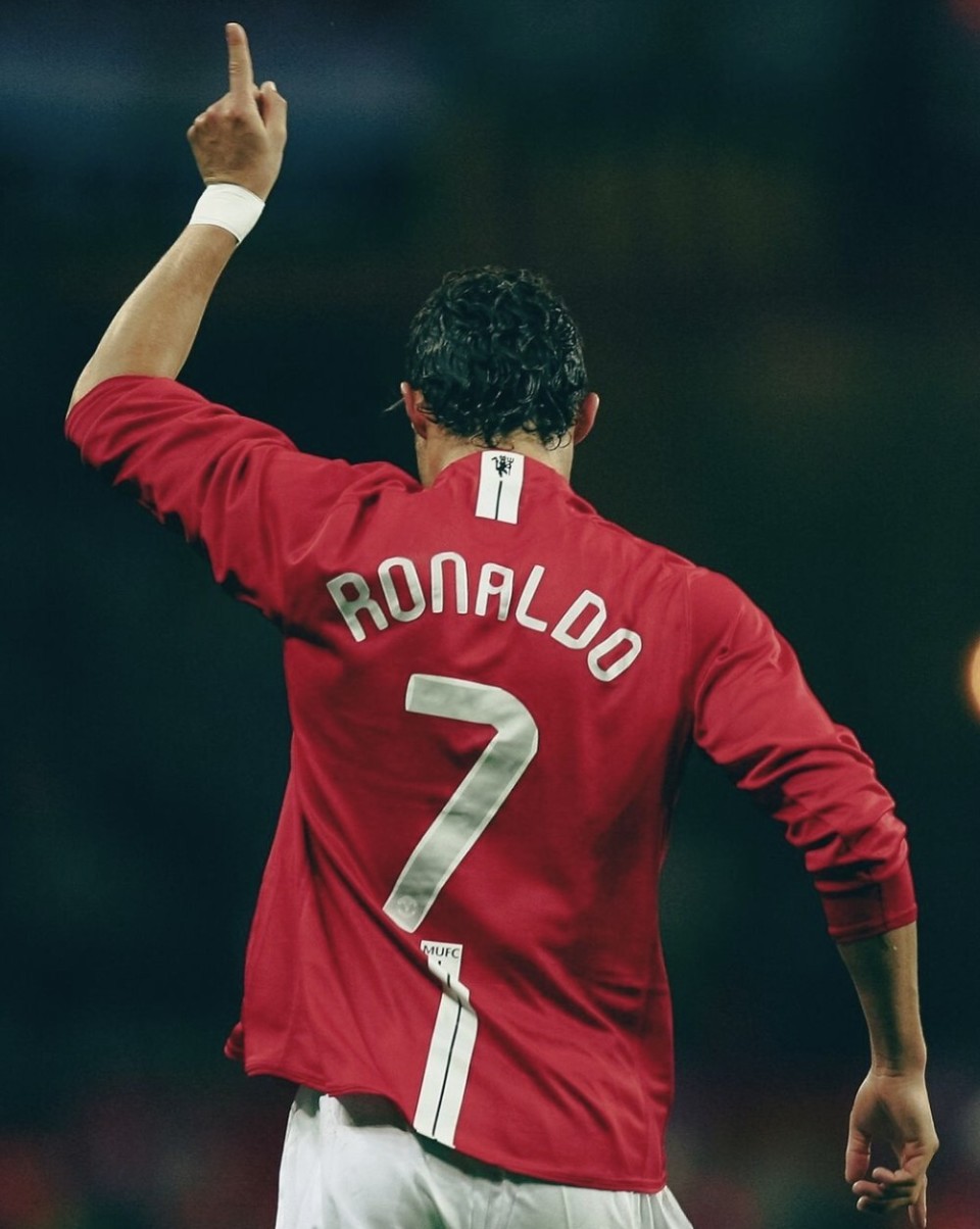 c罗打入职业生涯900球,曼联官方送上祝贺