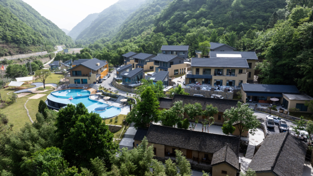 5月18日,冬晓·寻溪里"美丽登场"