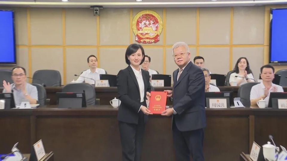 顺德区第十七届人大常委会第二十三次会议召开唐磊晶任顺德区人民政府