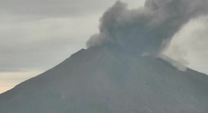 日本櫻島火山今年首次噴發煙霧升至1200米高