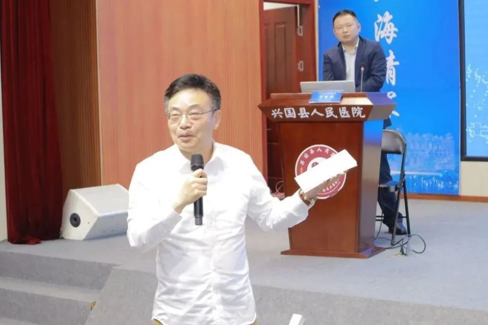 27年帮扶,共叙华兴情长|华山医院赴兴国共商医学教育发展