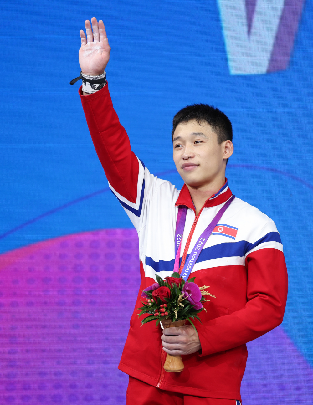 举重——男子67公斤级:谌利军夺冠(3)_腾讯新闻