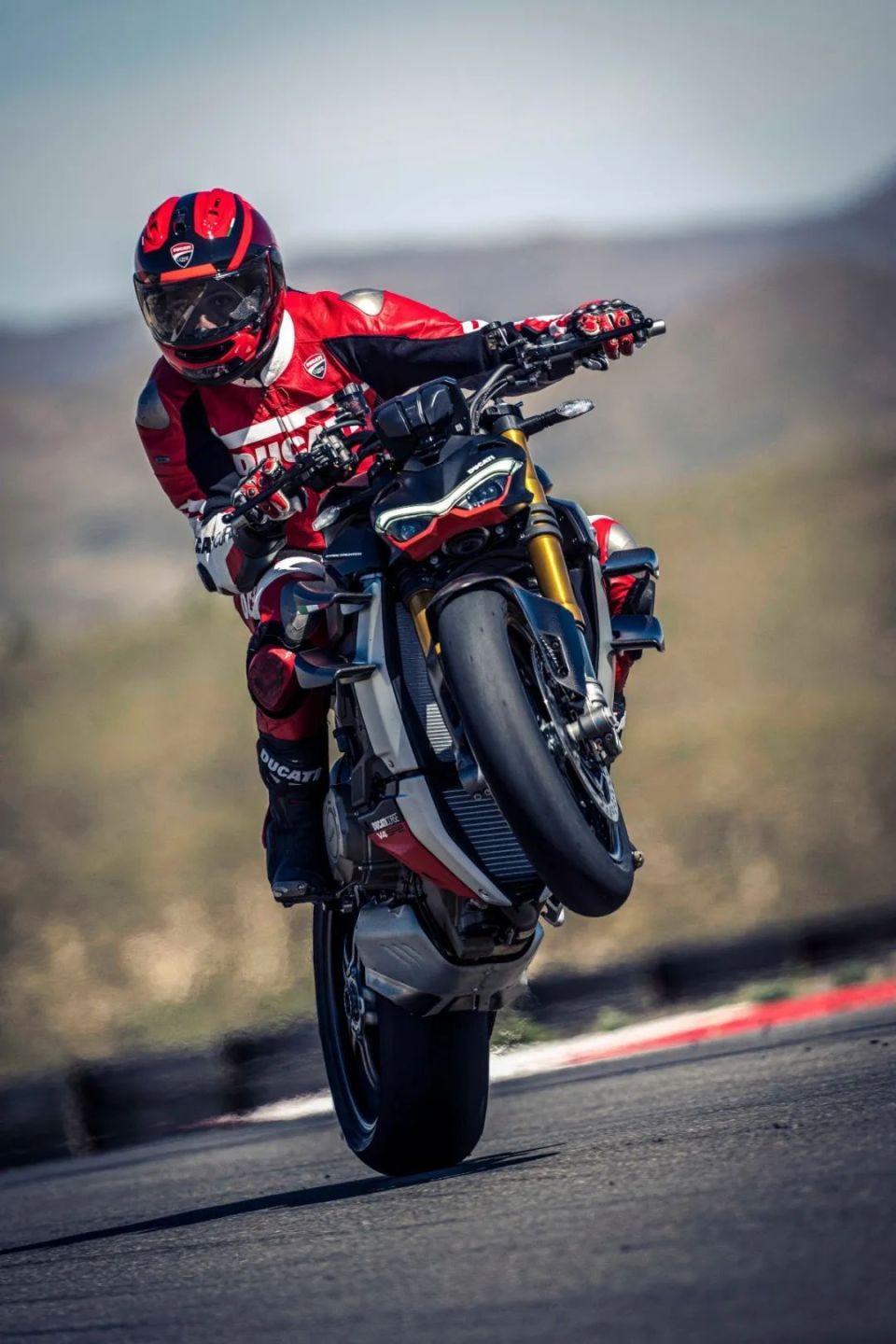 街霸之巅,ducati streetfighter v4 sp2