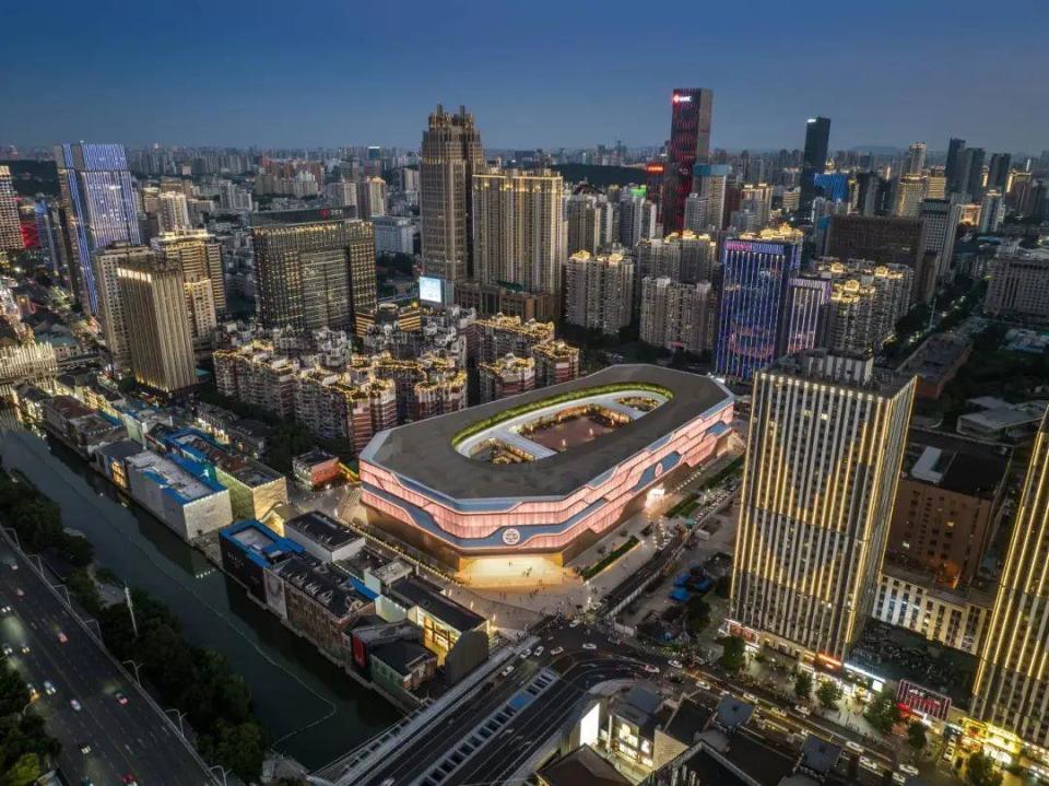1年，2000万人次，屡屡破亿！武汉SKP何以跻身华中商业高地？_腾讯新闻