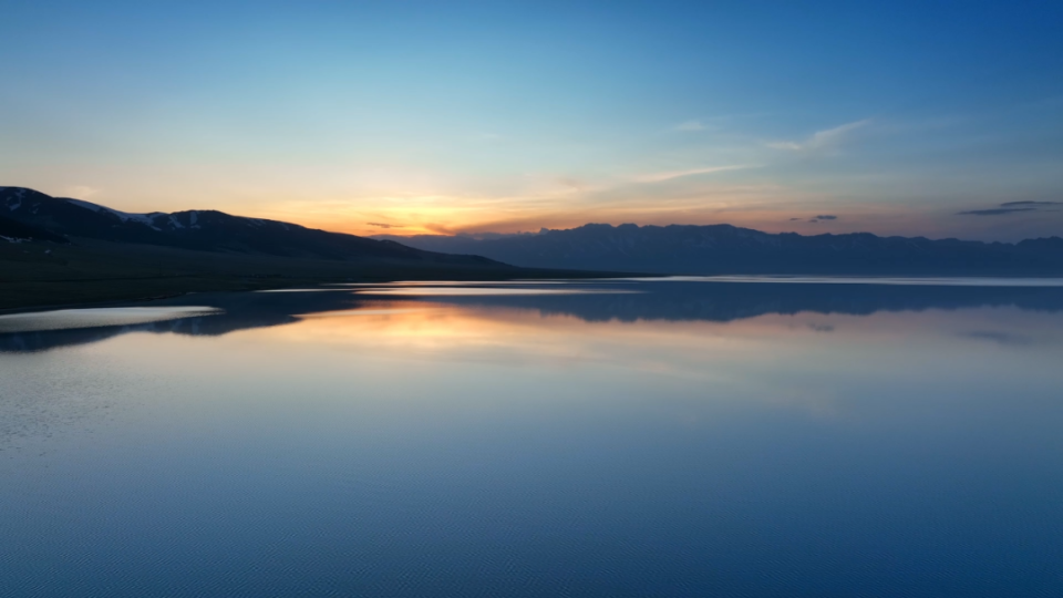 山河博州赛里木湖梦幻之蓝