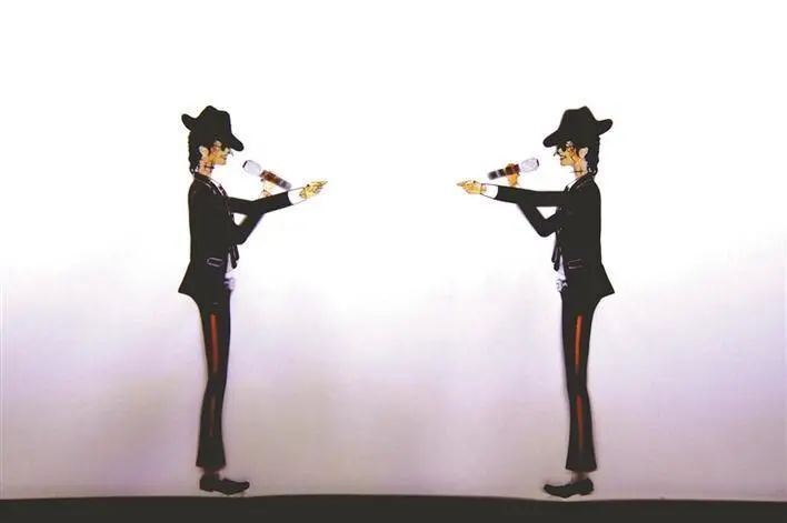 皮影演绎迈克尔61杰克逊经典舞步网络走红 非遗传承人:将非遗融入