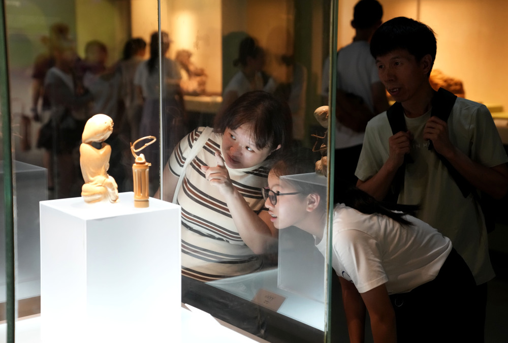 杭州:博物馆观展 享清凉长见识