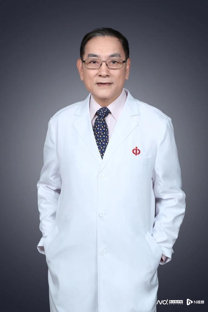 治病救人也教书育人,致敬身穿"白大褂"的老师_腾讯新闻