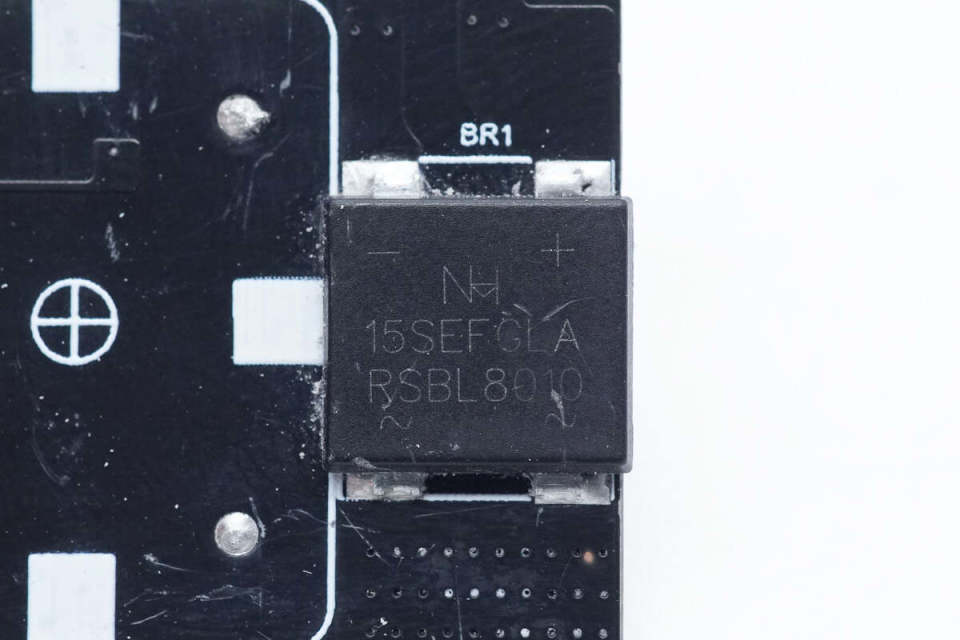 内置车规级碳化硅sic mos,飞利浦200w充电器拆解