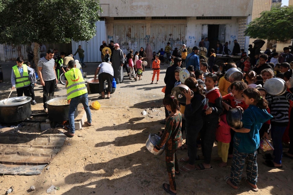 加沙地带领取救济食物
