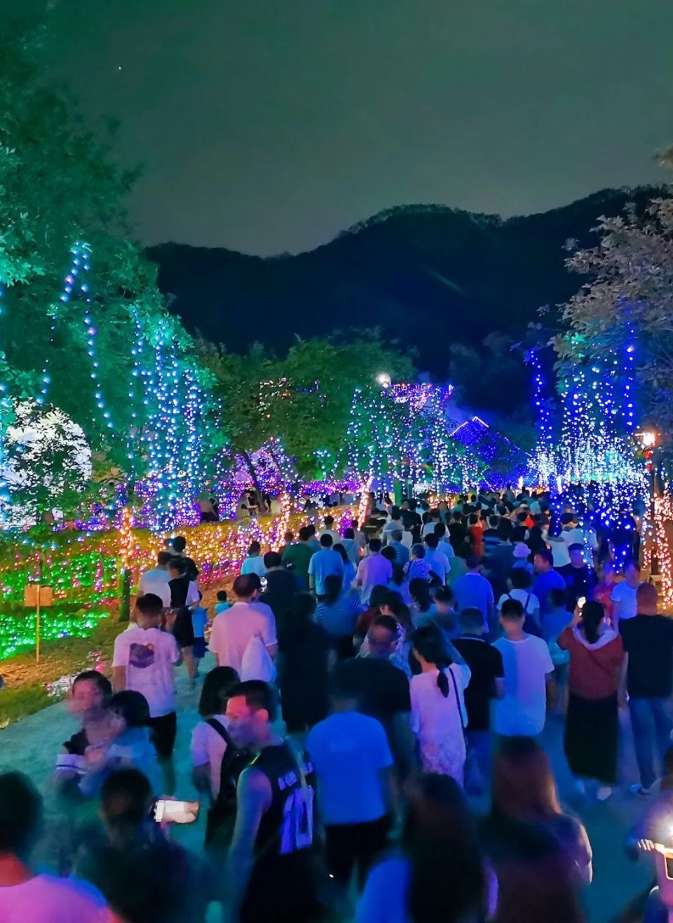 恩平市"国潮烟花·光影不夜城",精彩纷呈~-腾讯新闻