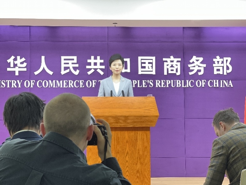 美国财长无端指责中方谈判代表，商务部：严重歪曲事实_腾讯新闻