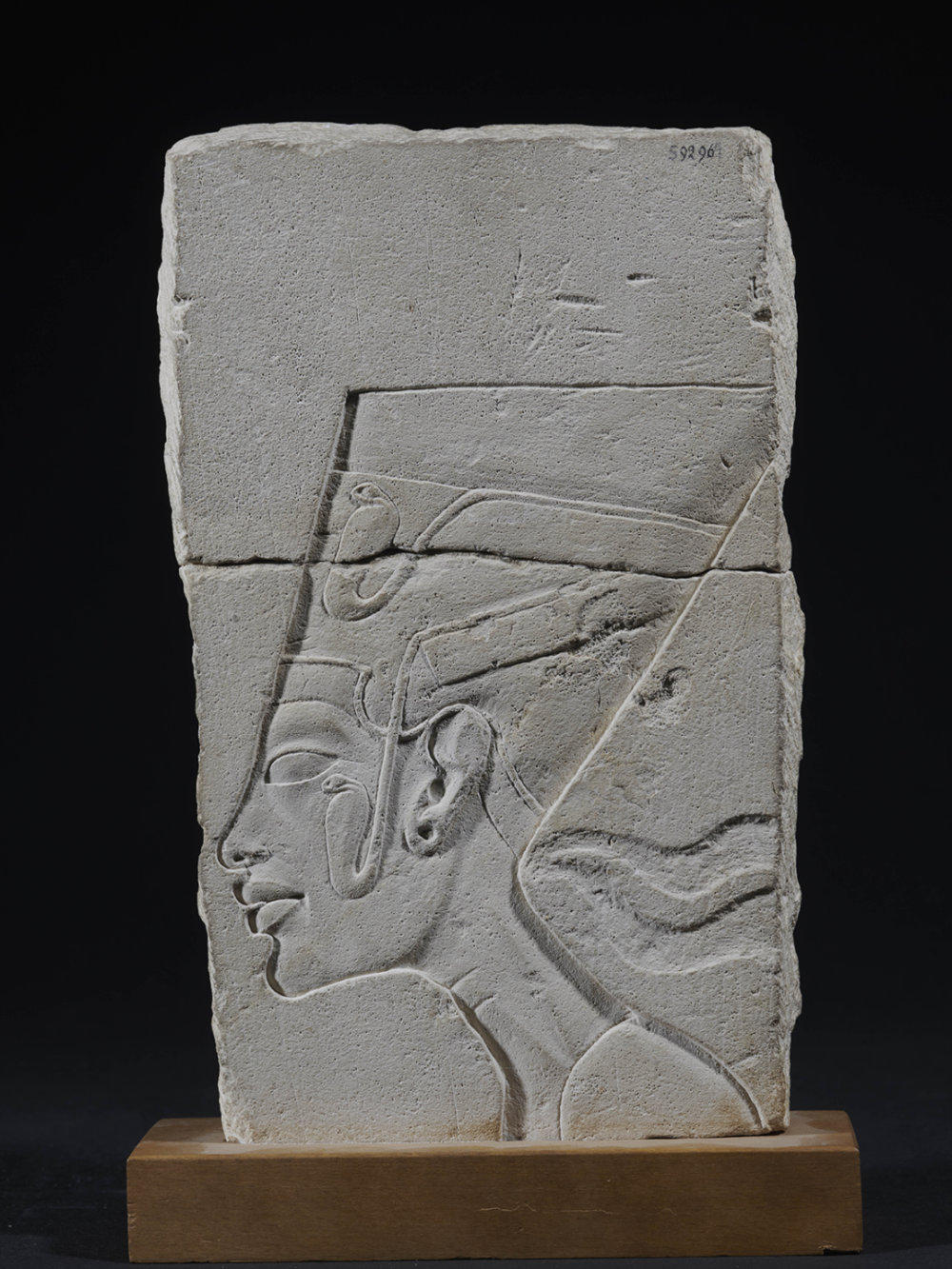 纳芙蒂蒂浮雕石灰岩18王朝(公元前1550-1295年)埃及国家博物馆装饰有