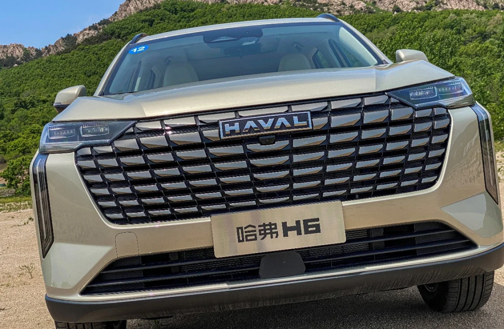 希望迎合年轻人的口味,全新一代哈弗h6实车图发布