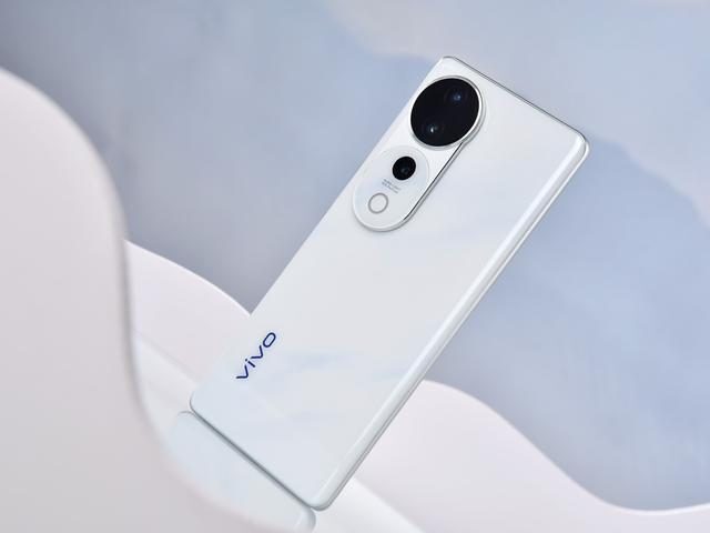 起售价相差800元,一文了解vivo s19系列两款机型有啥差别,该咋选