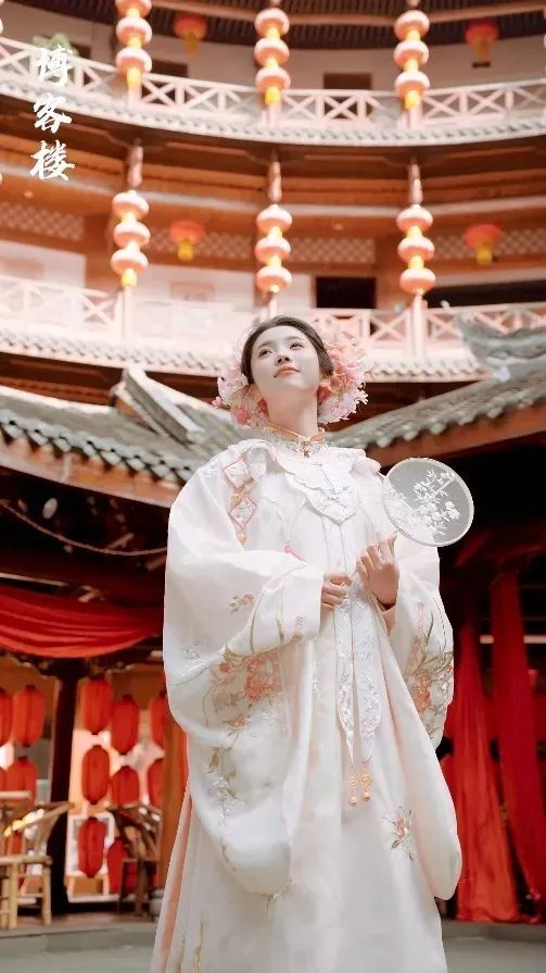 驿观察丨一朵簪花热  满城"繁花"开