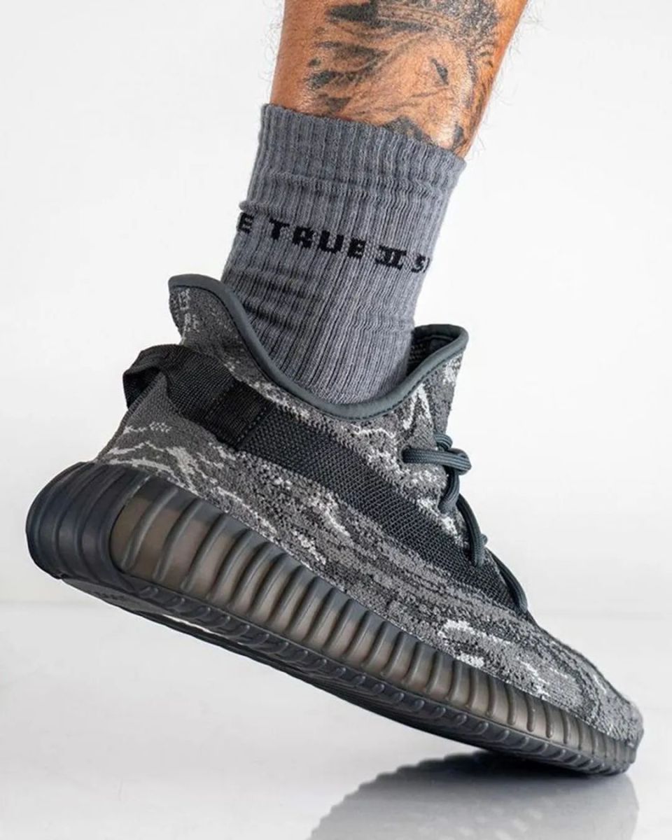 yeezy新一轮补货刚刚开启都想要的初代又来了