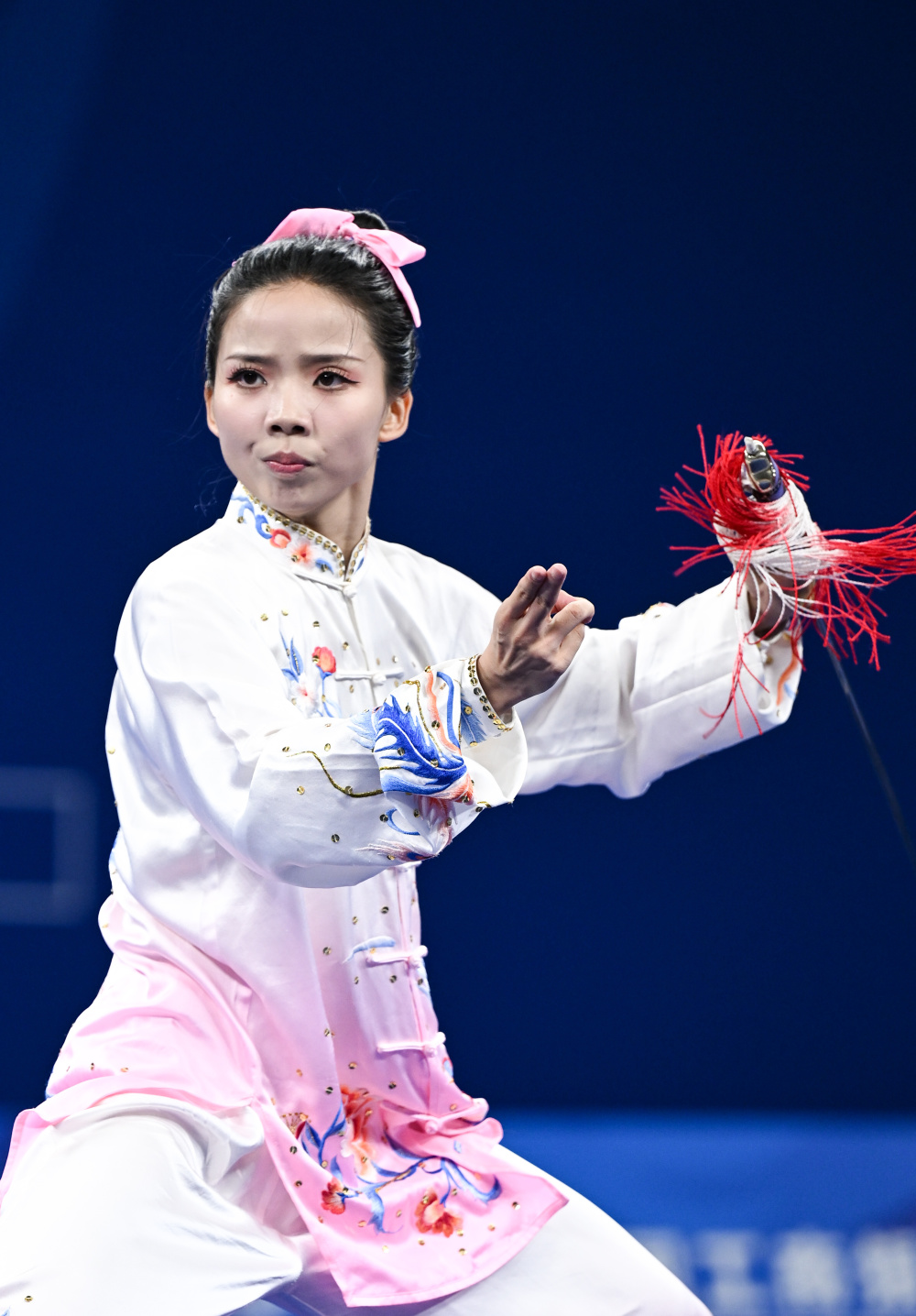 成都大运会武术女子太极剑陈小丽夺冠