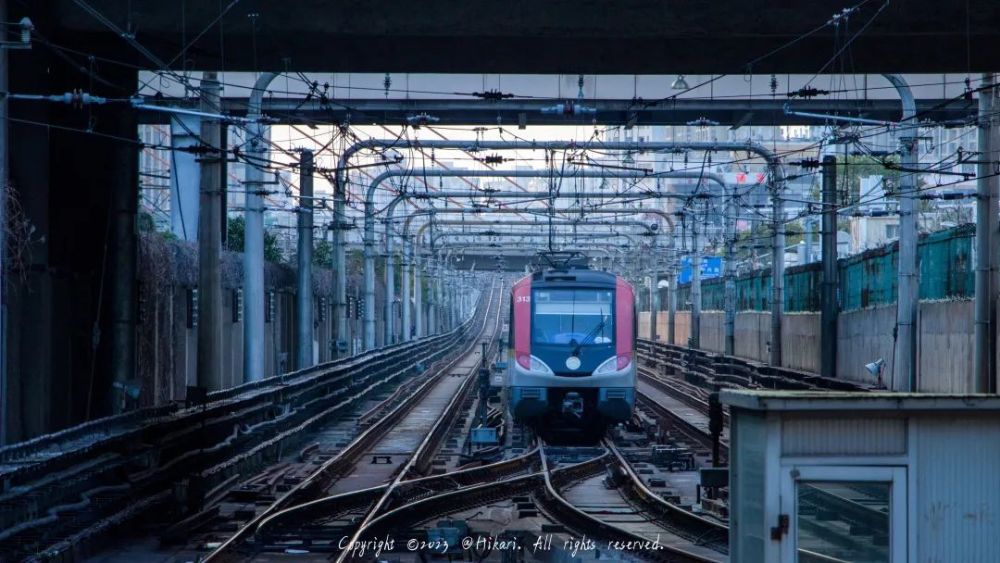 沿途皆美景小布网友摄影团地铁大片上线每一站都有精彩