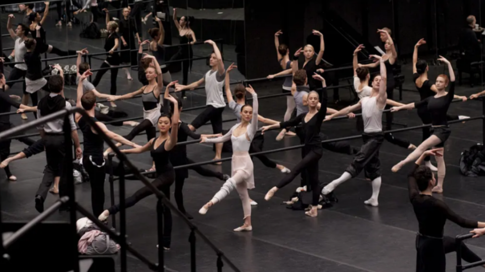 开乔伊斯讨论班那一年,我得到了公映前观看大岛那令我印象深刻的电影