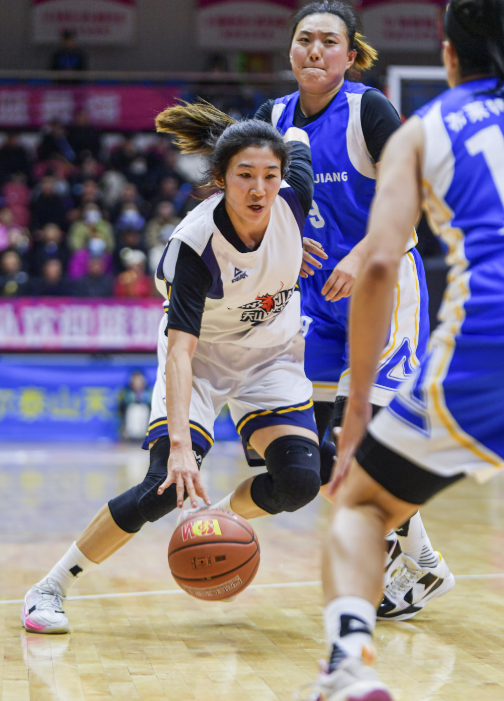 新华社记者 王菲 摄12月10日,黑龙江大庆安瑞达队球员布里塔妮·布朗