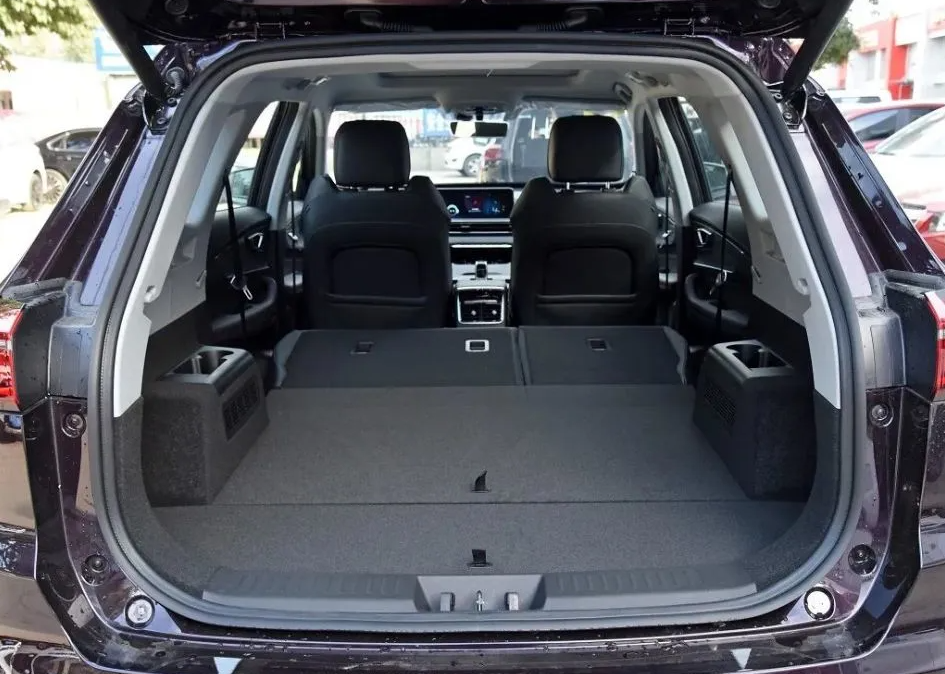 中国　山河　８分 解读奇瑞瑞虎8系列：8系共有五款车，选车需要着重了解动力系统