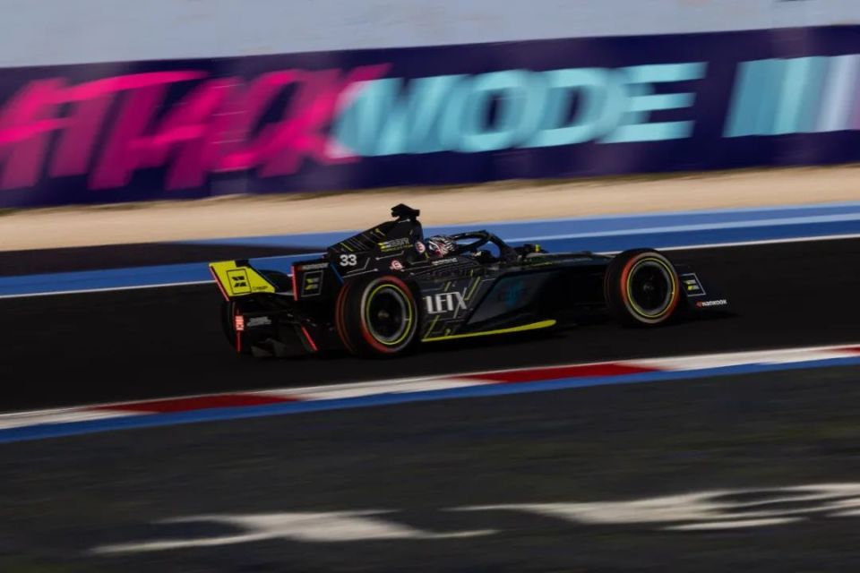 简介:作为目前fe围场内唯一一支以中国国籍注册的车队,ert车队无疑会