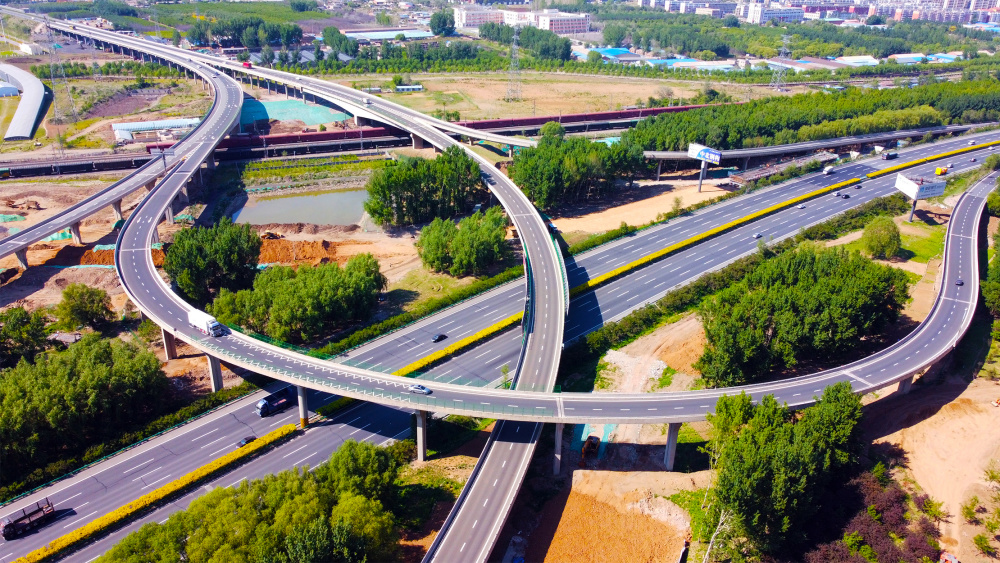 临时封闭,双幅改单幅,全线限速80公里/小时……3月,京哈高速改扩建又