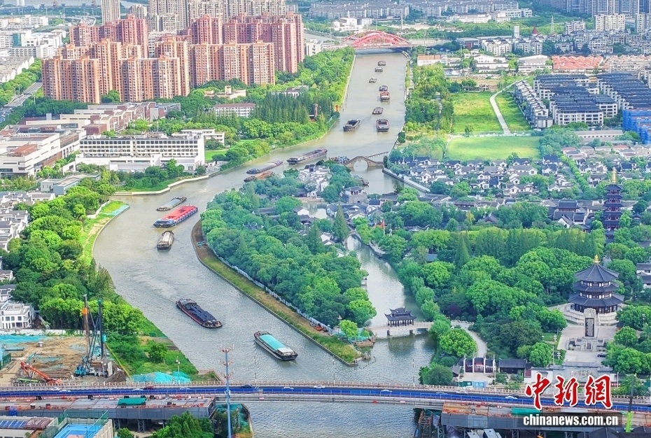 江苏苏州：京杭大运河水位回落 再现输运繁忙景象_腾讯新闻