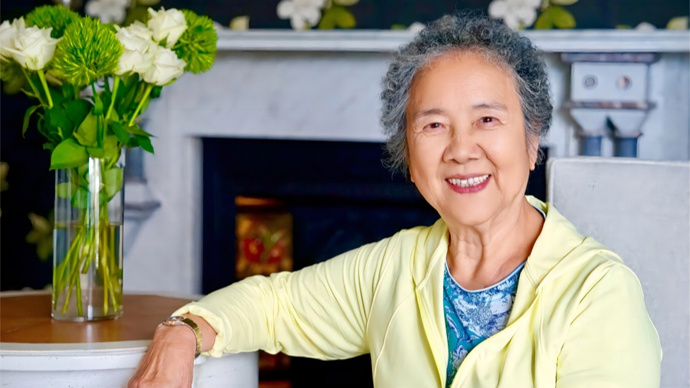 92岁吕瑞英获白玉兰戏剧奖特殊贡献奖,她凭什么从红娘演到薛宝钗_腾讯