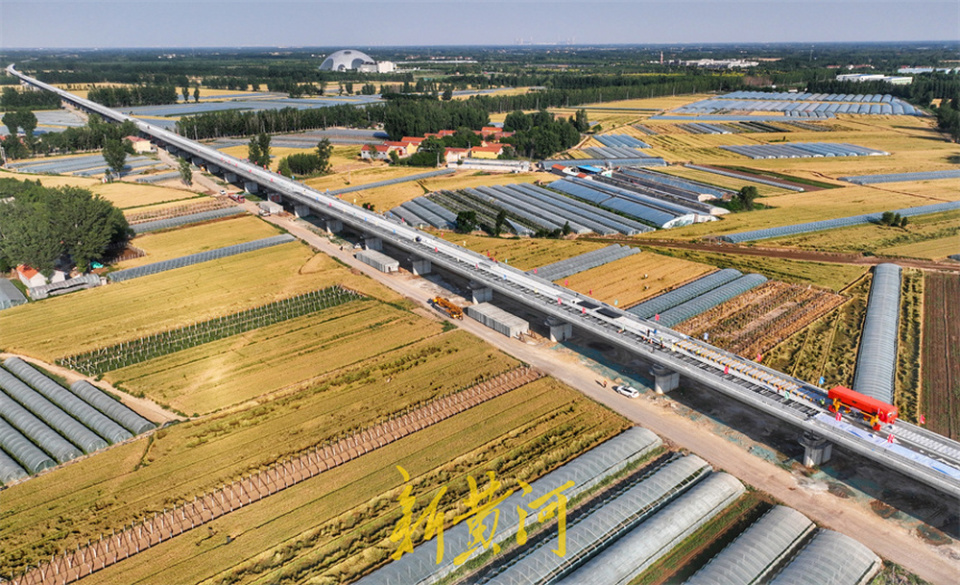 济滨高铁提速进入智能化无砟轨道施工