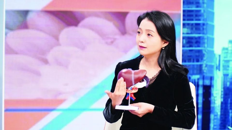 北京劳动者之歌|卢倩:以"狮心,鹰眼,妇人手"托举生命希望_腾讯新闻