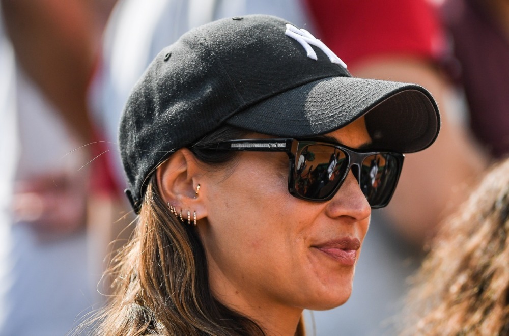 贝雷蒂尼新女友遭网络霸凌,忍无可忍终于回怼黑子_腾讯新闻