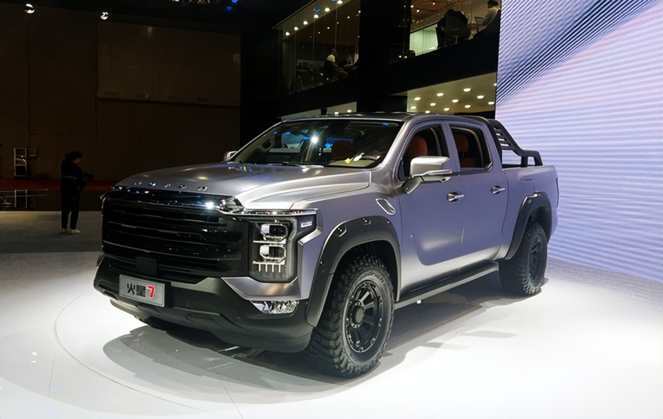 比亚迪皮卡轻伪装实车图片曝光:风格神似福特,皮卡设计有多难